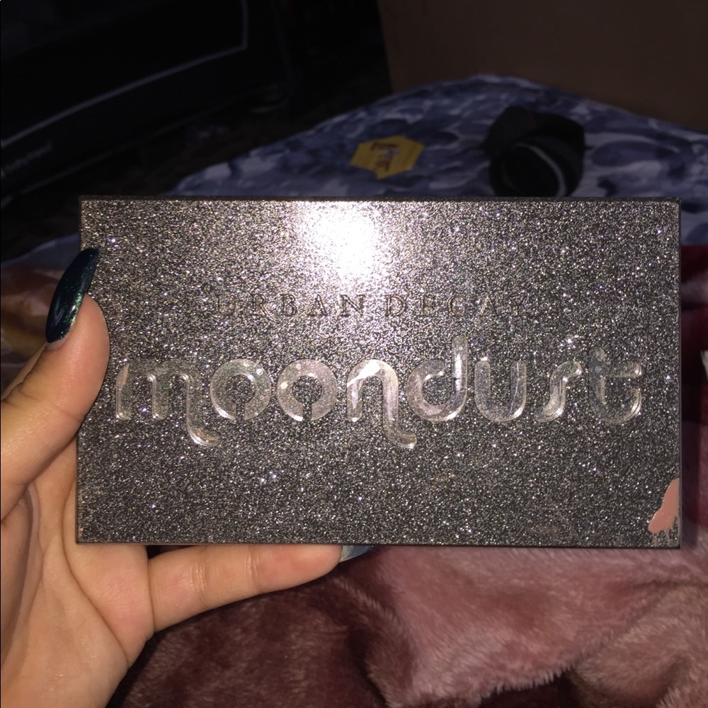 Urban decay moon dust pallete